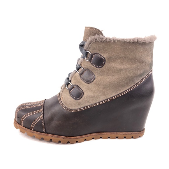 UGG Alasdair Winter Wedge Booties 10 - Picture 1 of 14